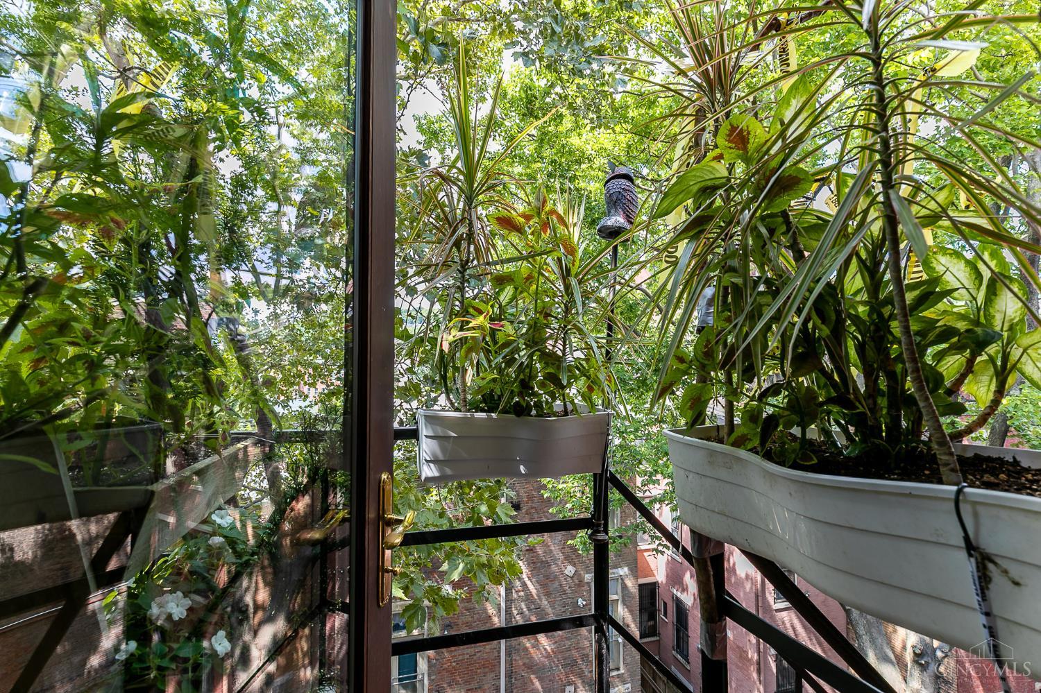 214 E Fourteenth Street Unit: 4A
