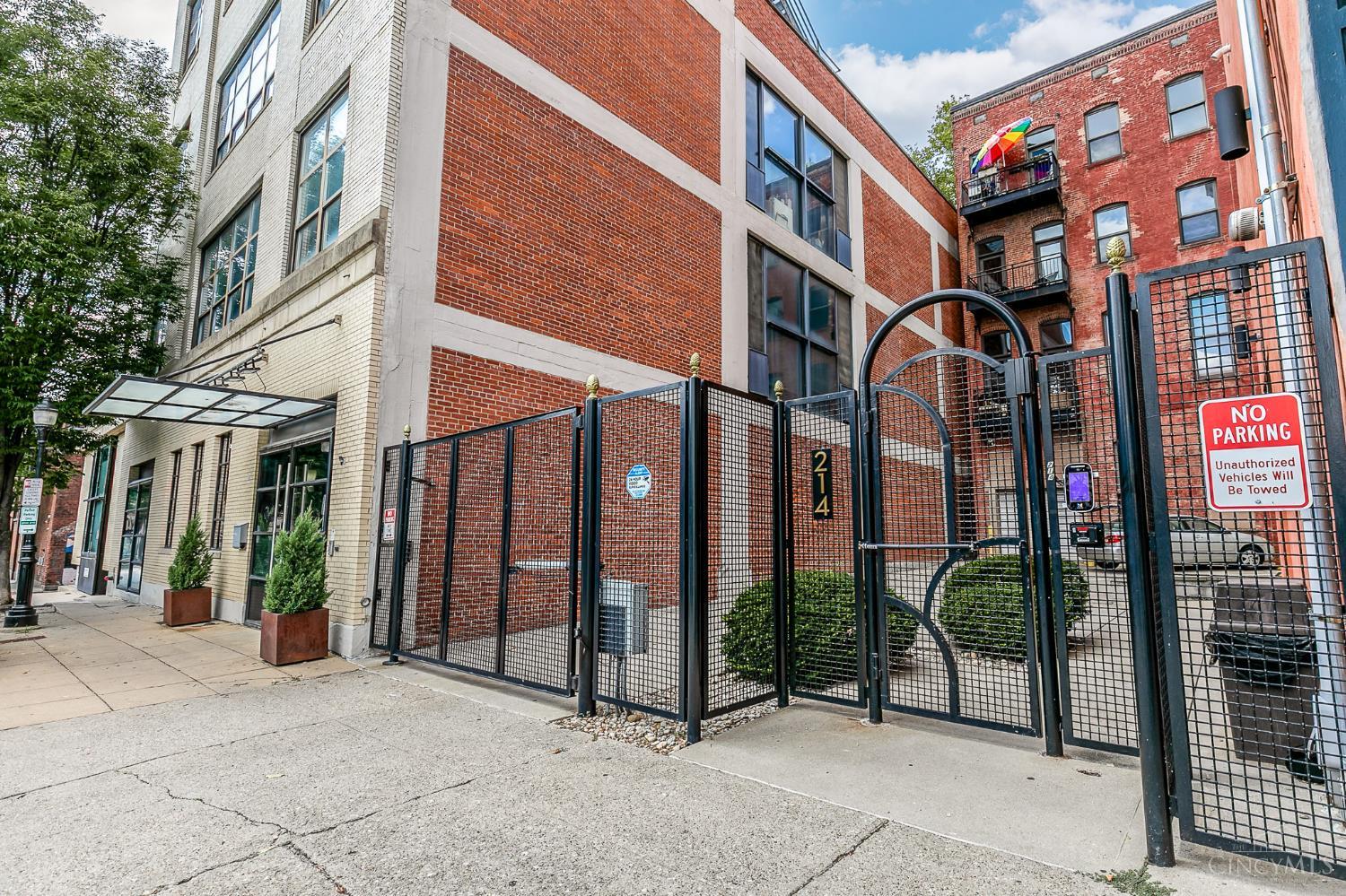 214 E Fourteenth Street Unit: 4A