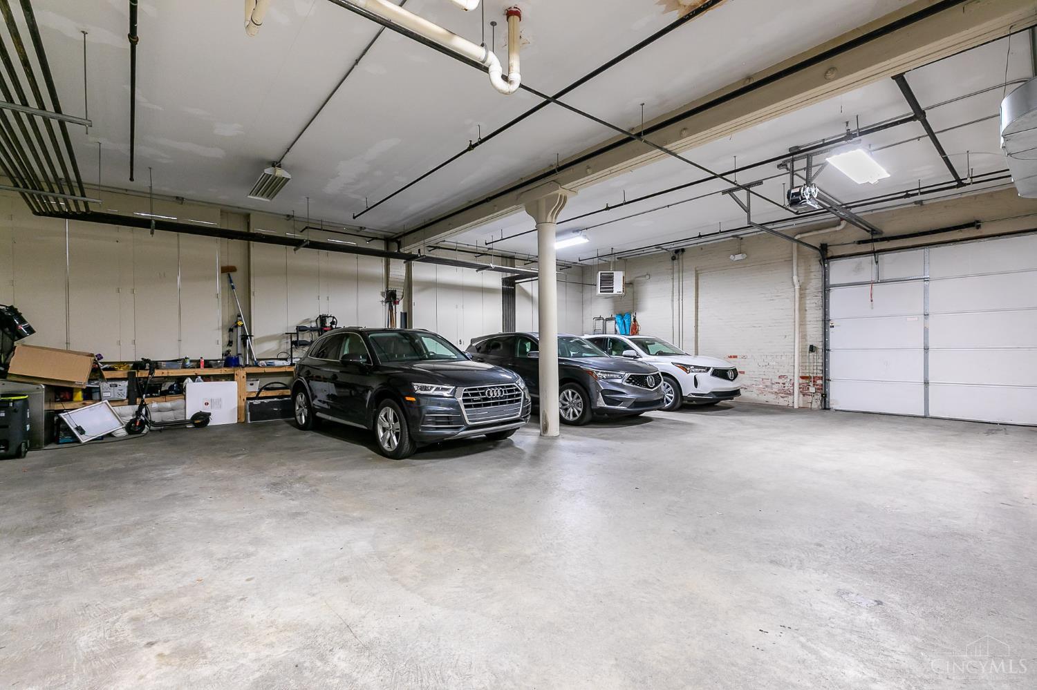 214 E Fourteenth Street Unit: 4A