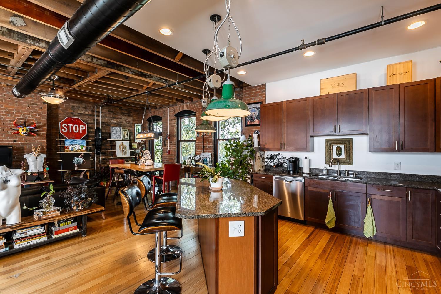 214 E Fourteenth Street Unit: 4A