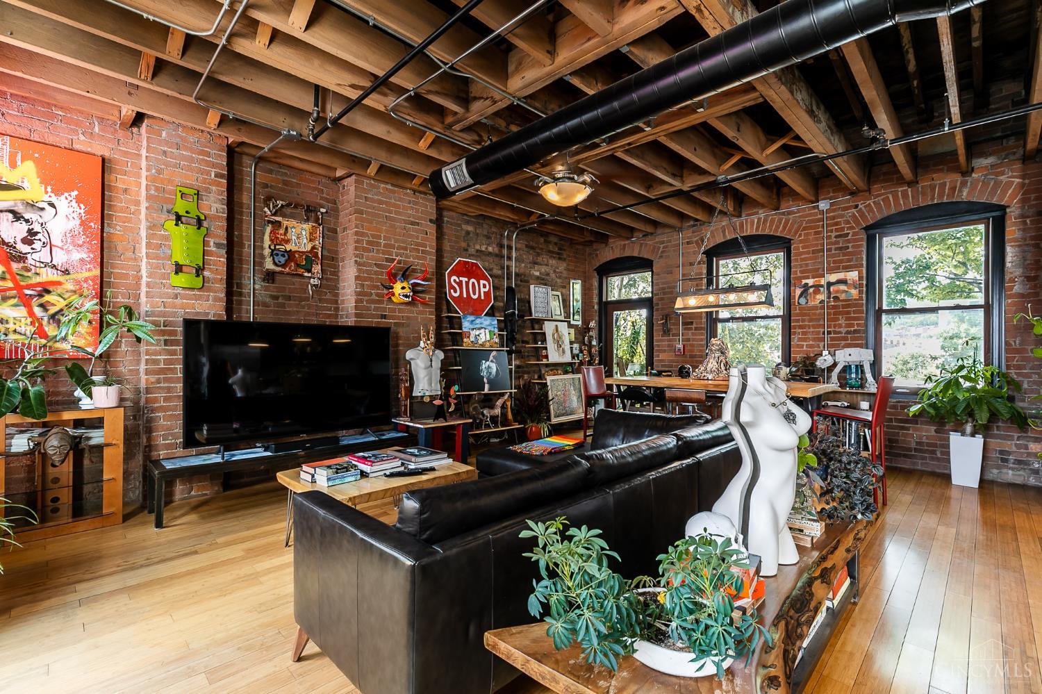214 E Fourteenth Street Unit: 4A