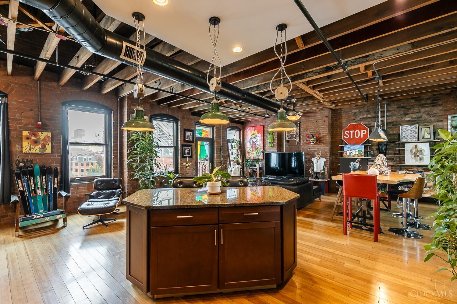 214 E Fourteenth Street Unit: 4A