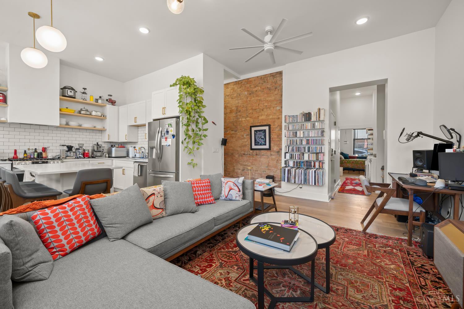1909 Race Street Unit: 1