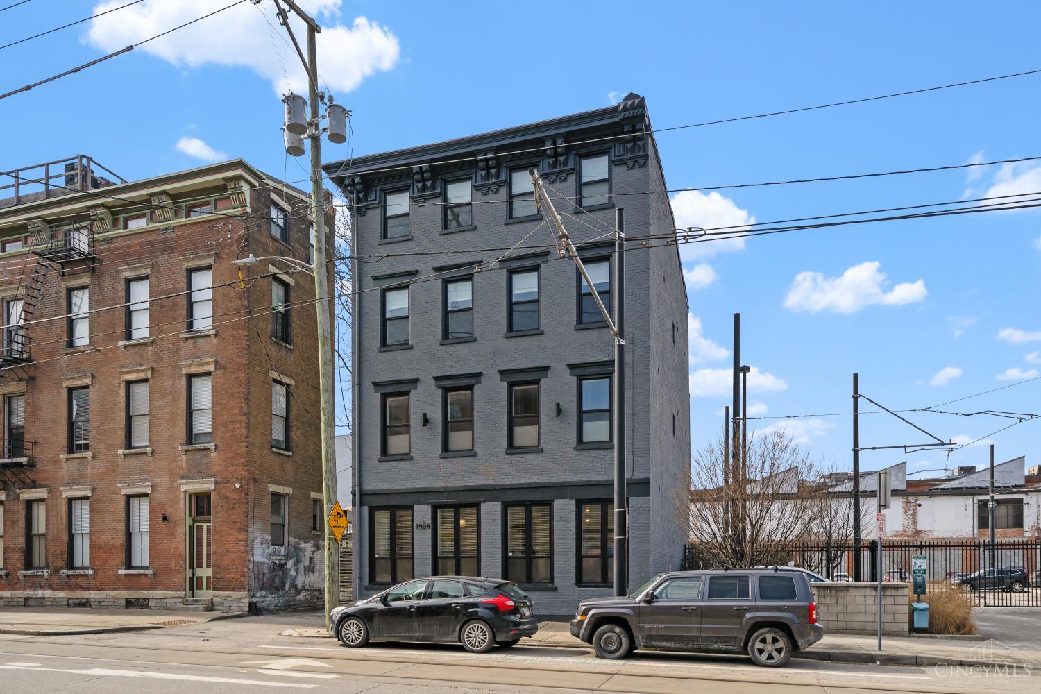 1909 Race Street Unit: 1