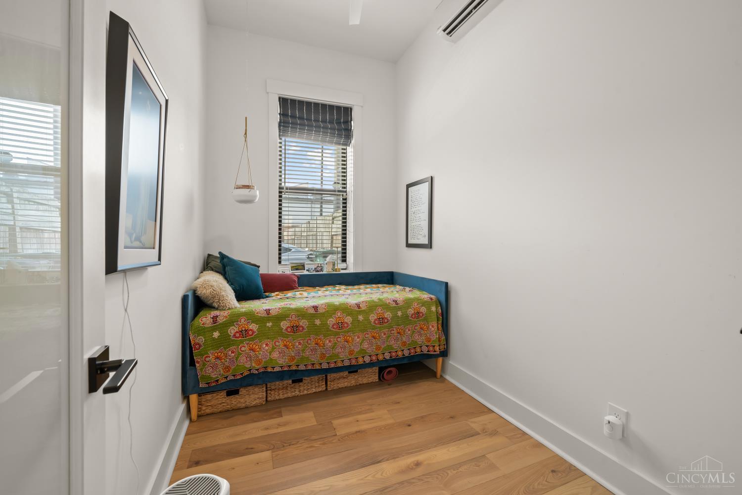 1909 Race Street Unit: 1