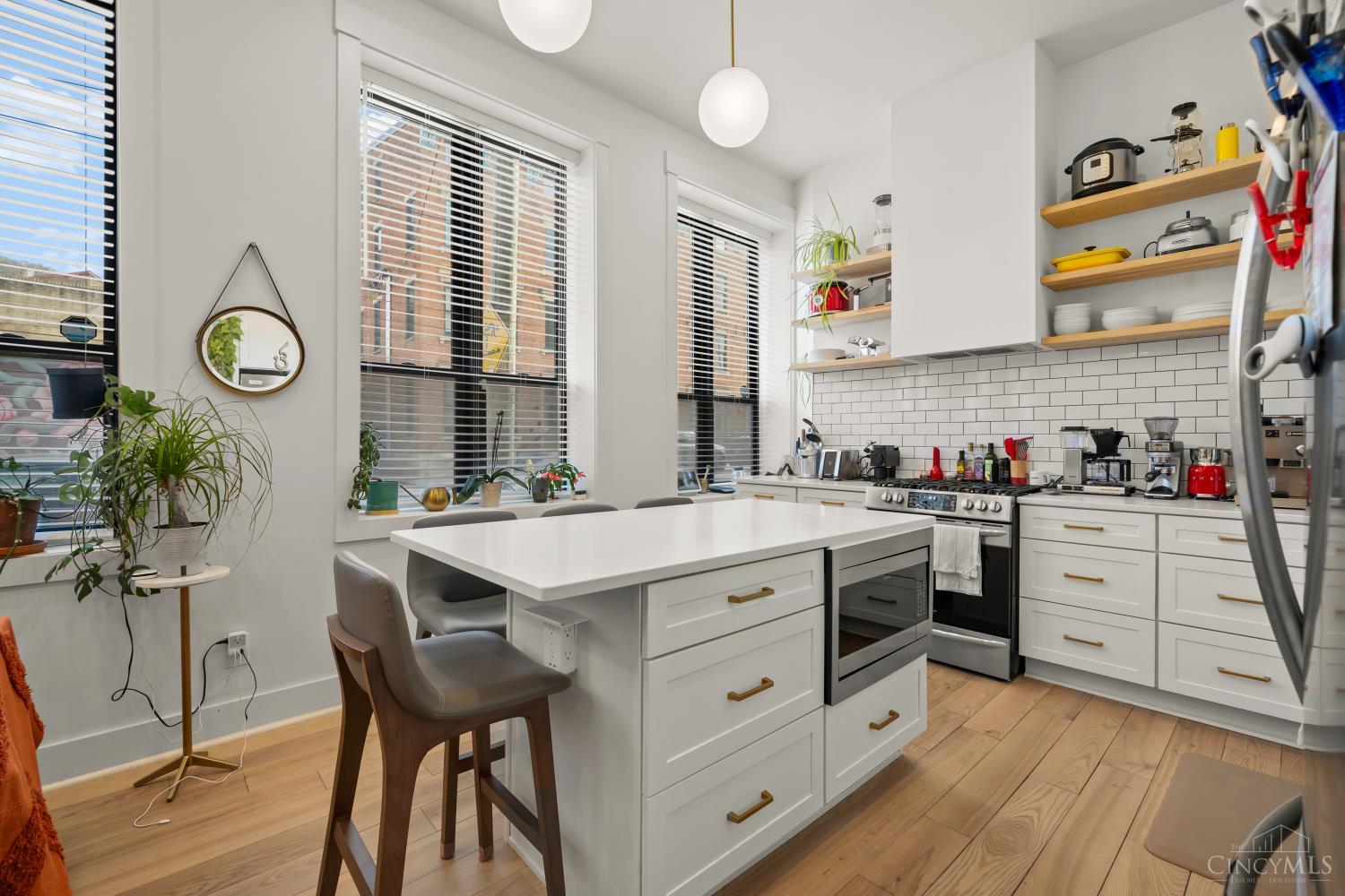 1909 Race Street Unit: 1