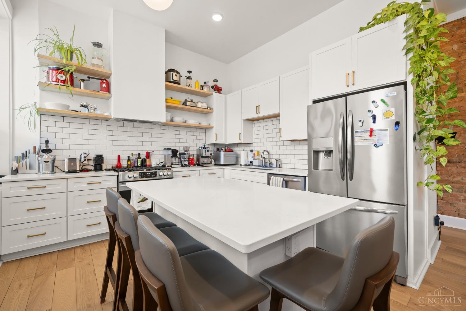 1909 Race Street Unit: 1
