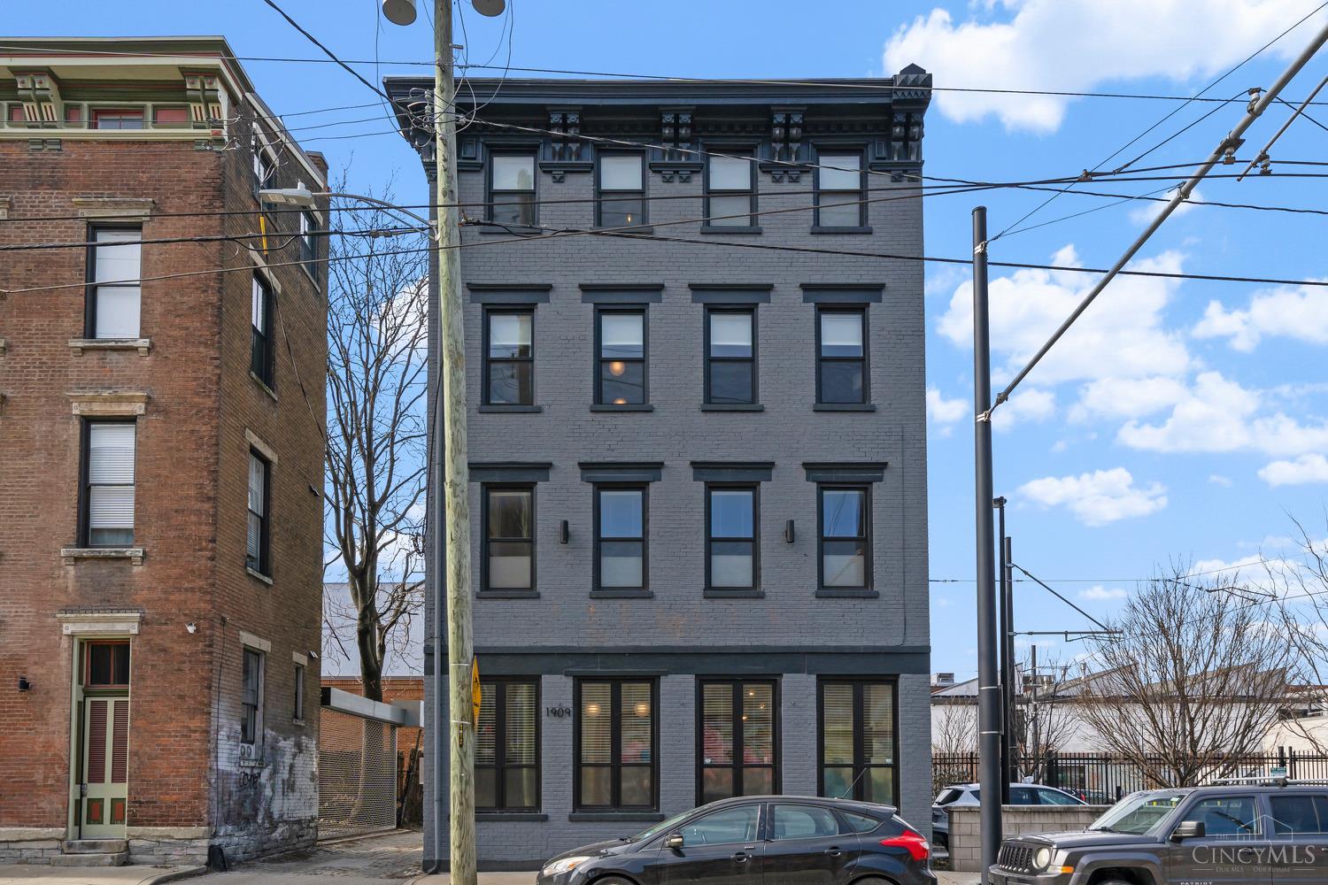 1909 Race Street Unit: 1