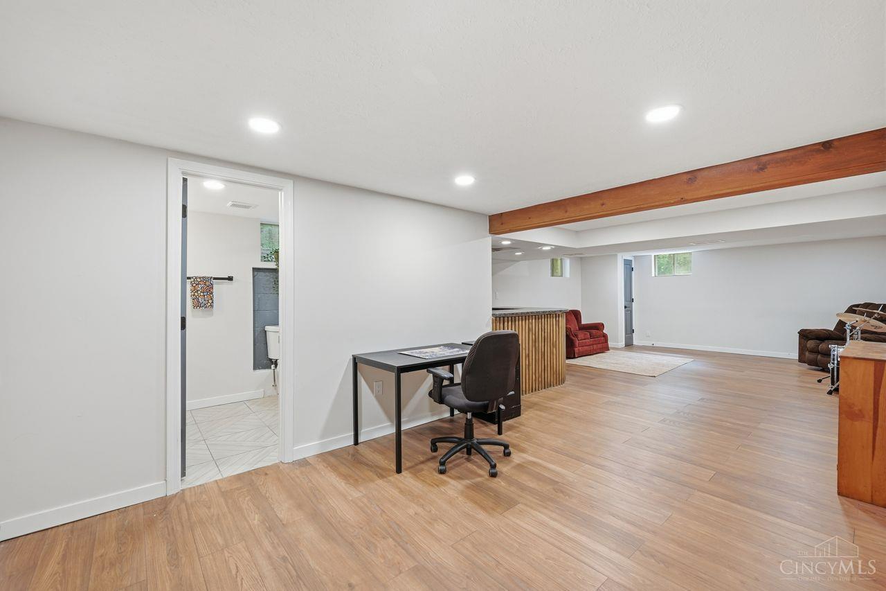 5543 Kay Drive
