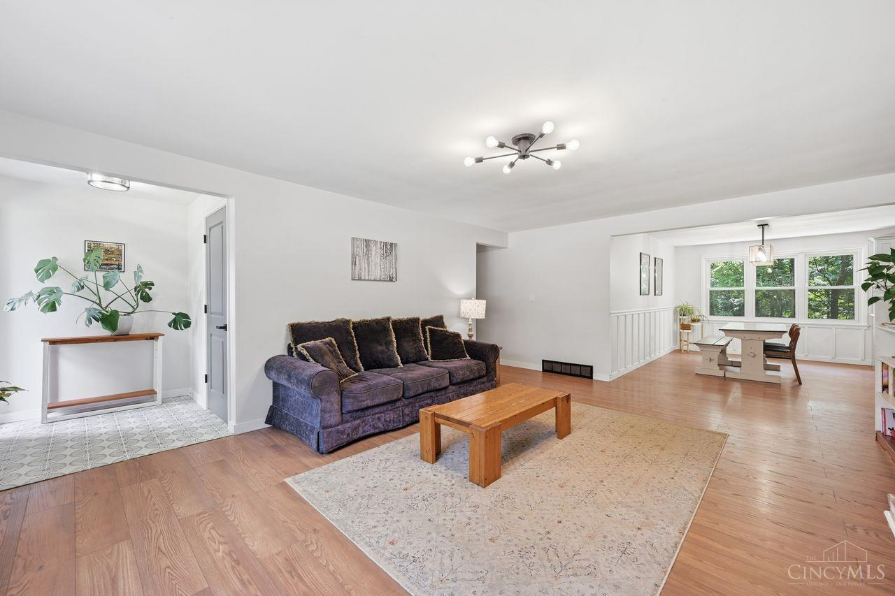 5543 Kay Drive