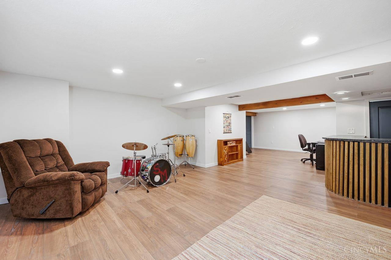 5543 Kay Drive