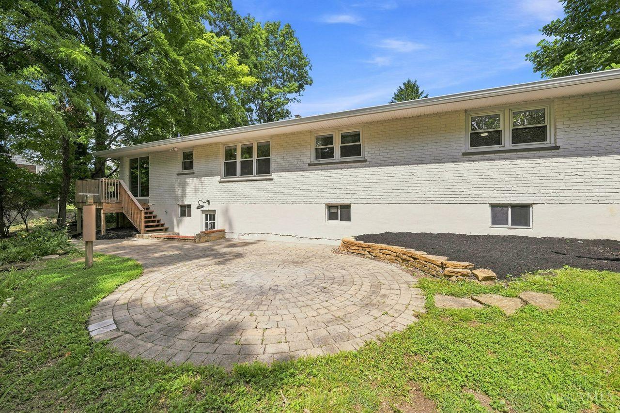5543 Kay Drive