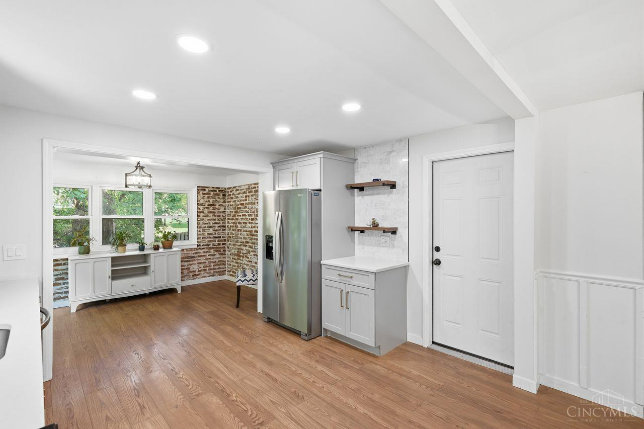 5543 Kay Drive