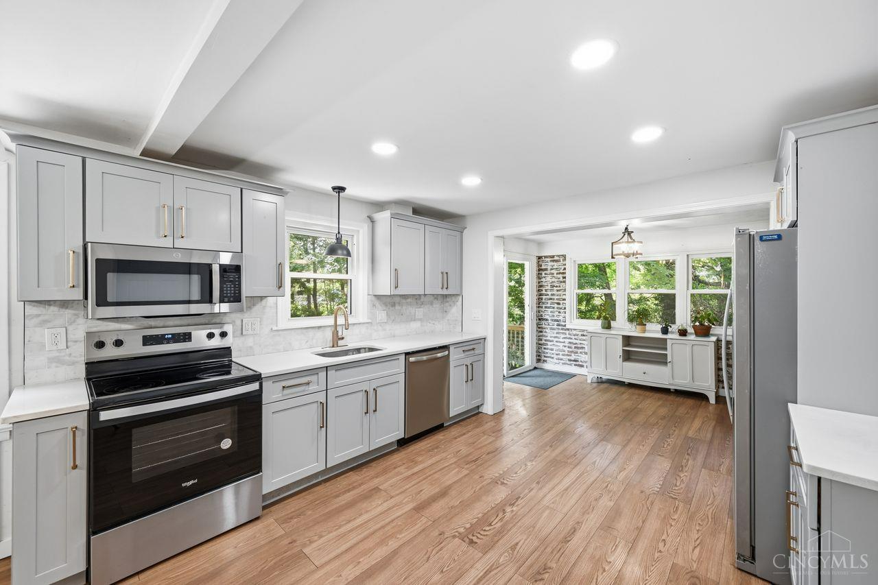 5543 Kay Drive