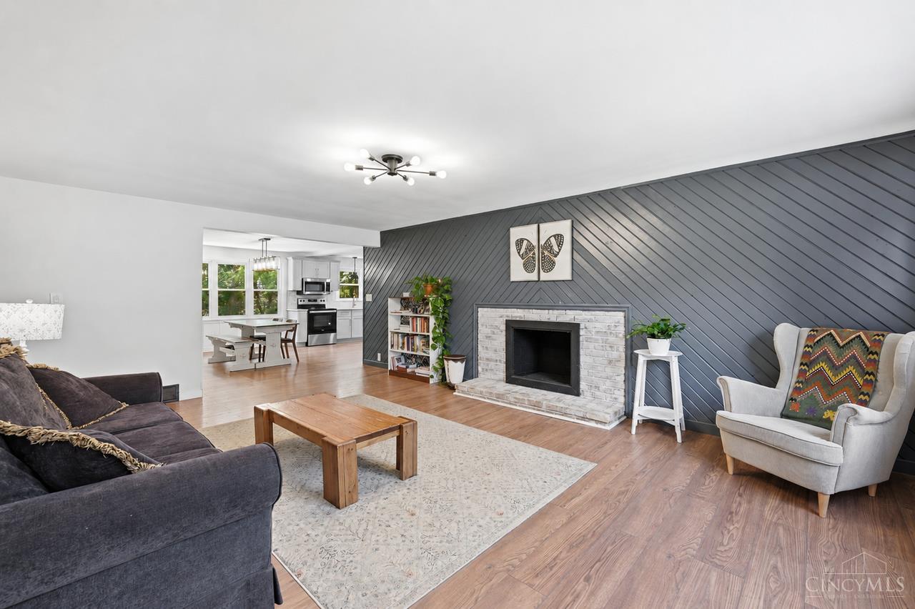 5543 Kay Drive