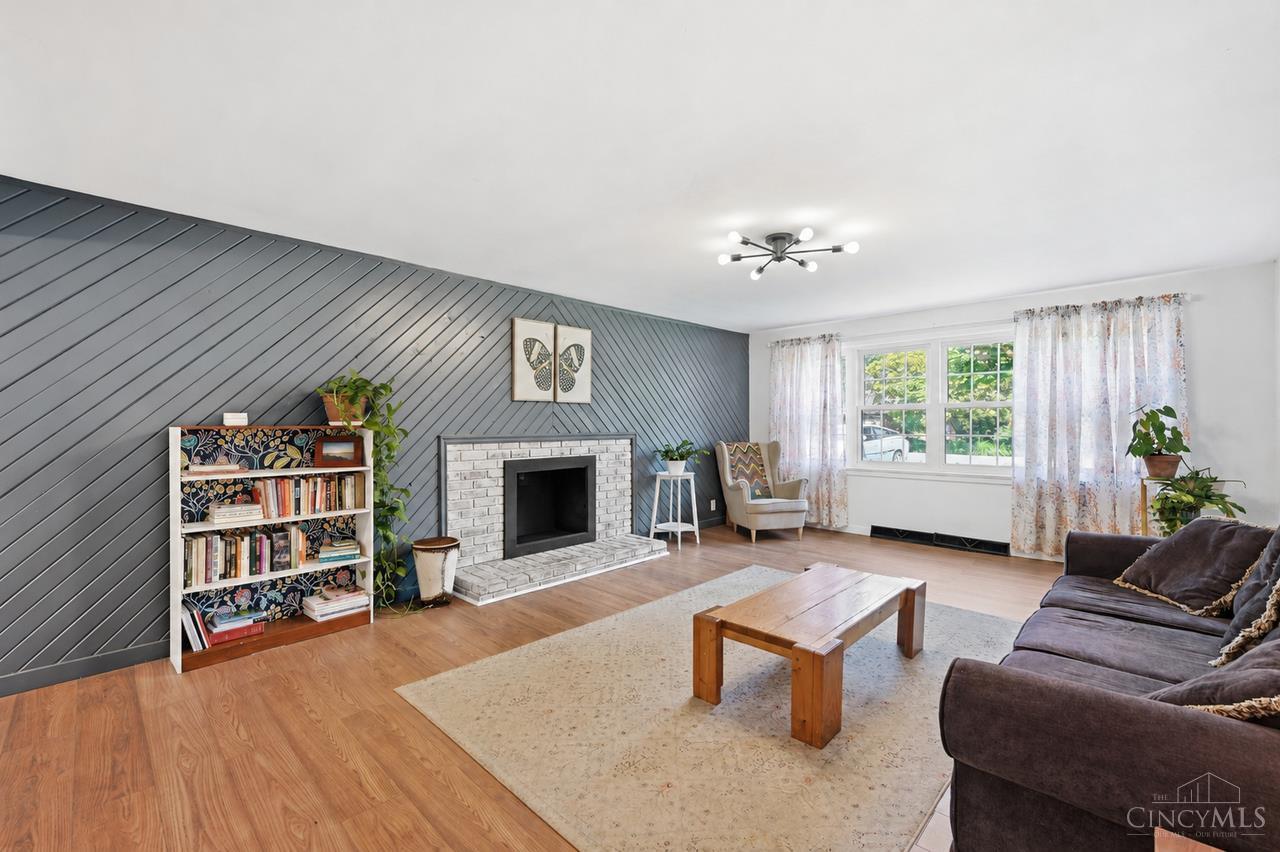 5543 Kay Drive
