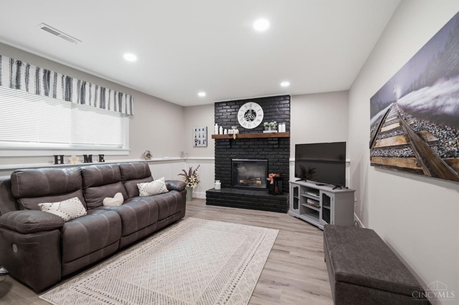5480 Dengail Drive