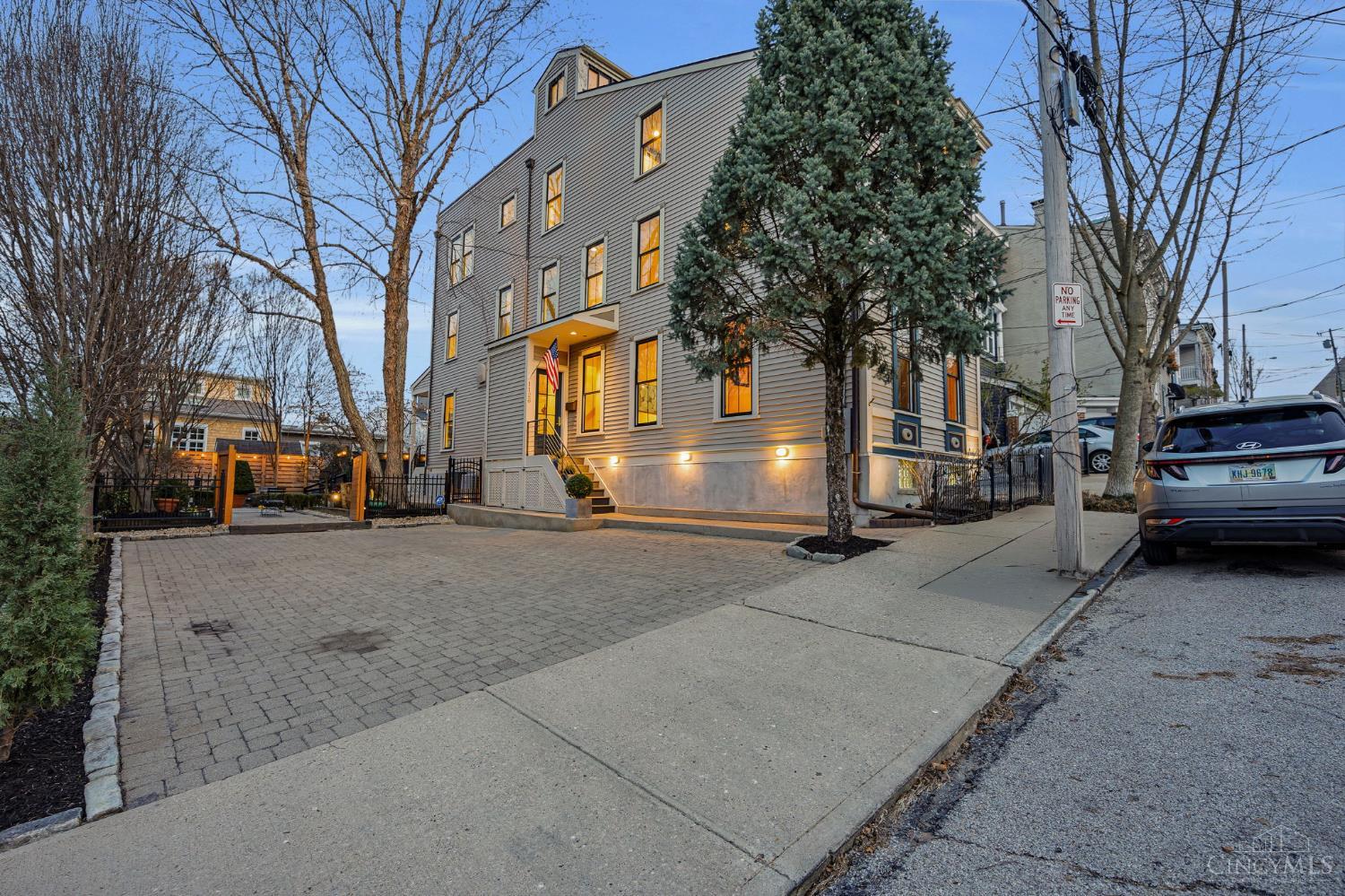 1126 Fuller Street