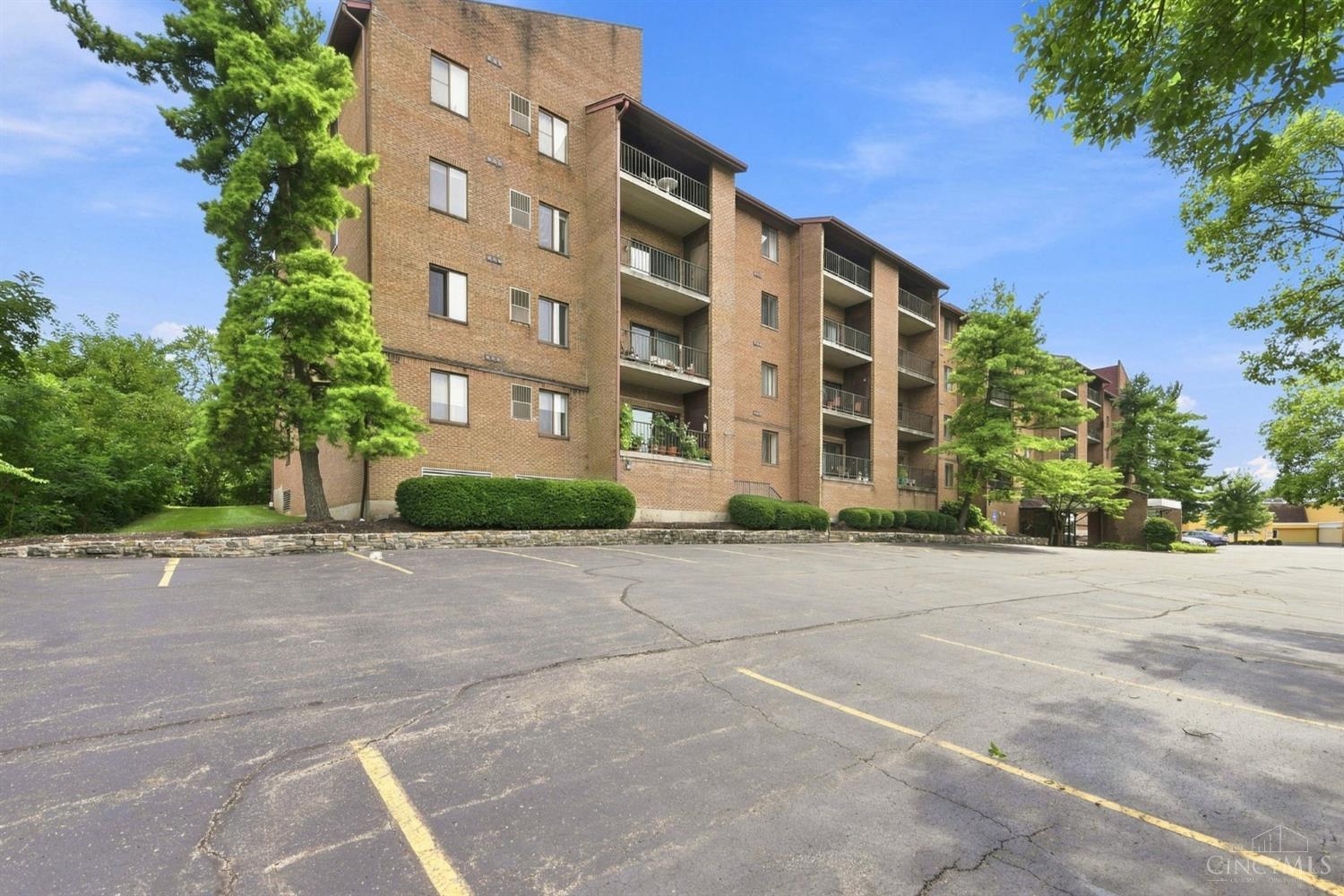 3004 Glenmore Avenue Unit: 311