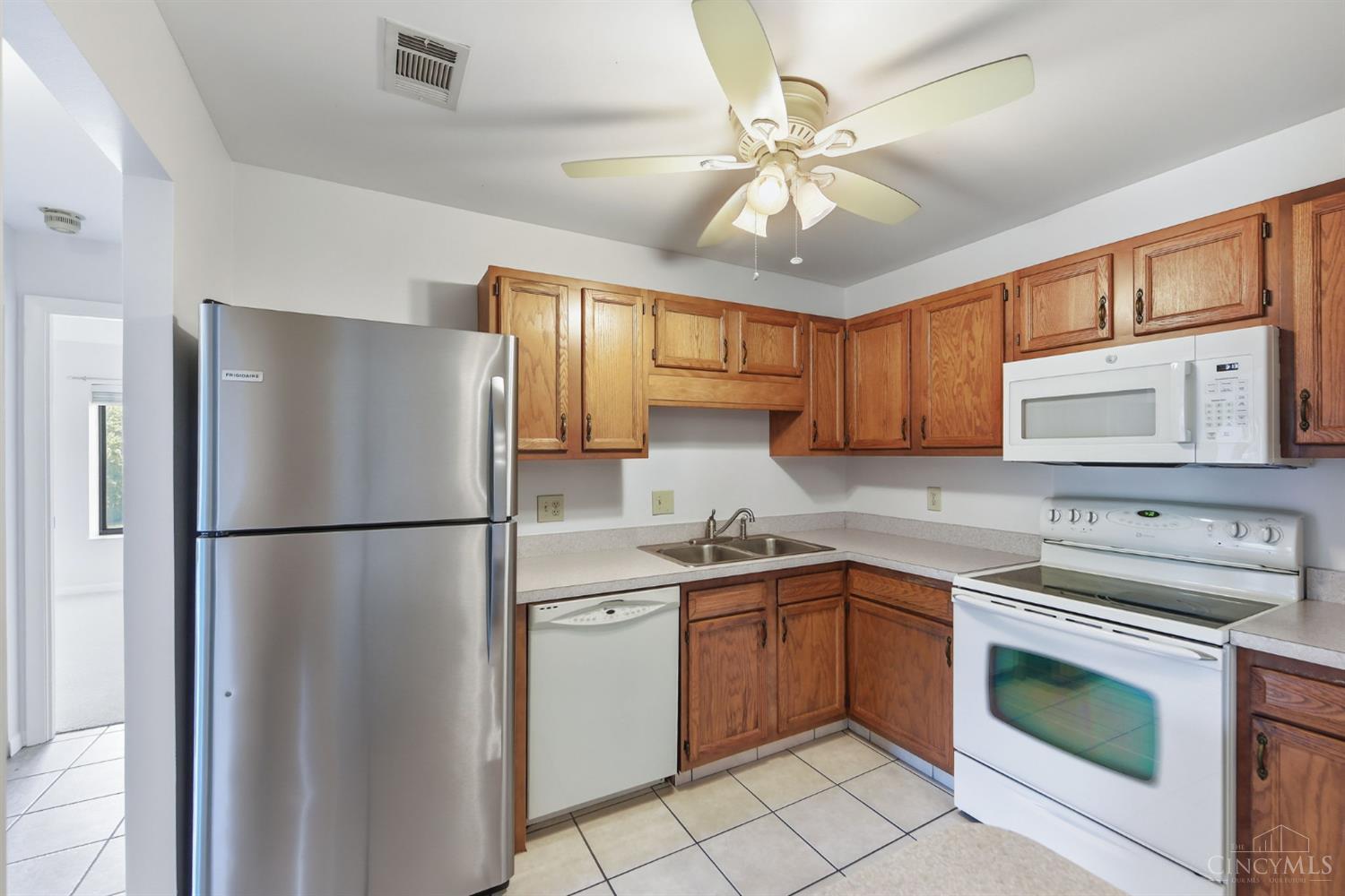 3004 Glenmore Avenue Unit: 311