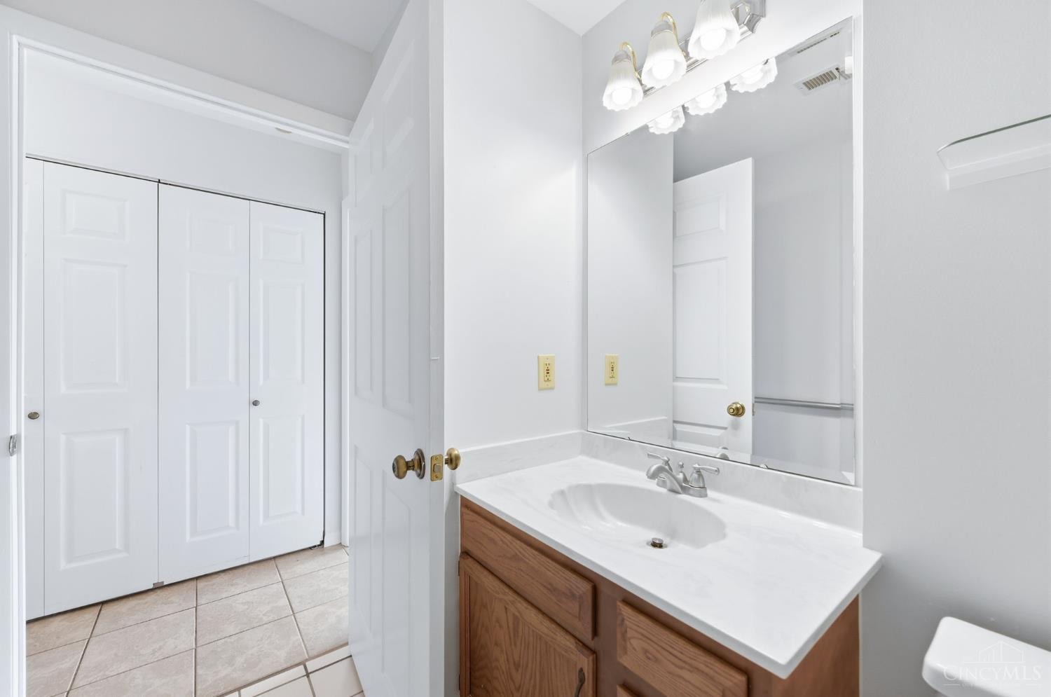 3004 Glenmore Avenue Unit: 311