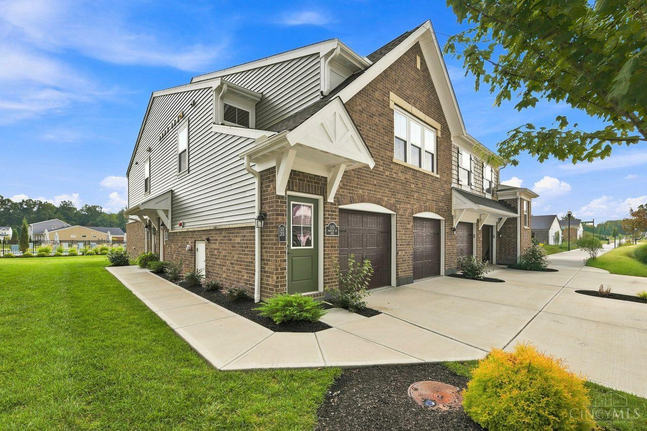 5870 Parkview Lane Unit: 201