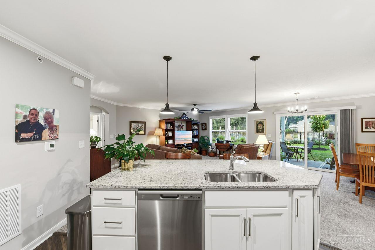5870 Parkview Lane Unit: 201