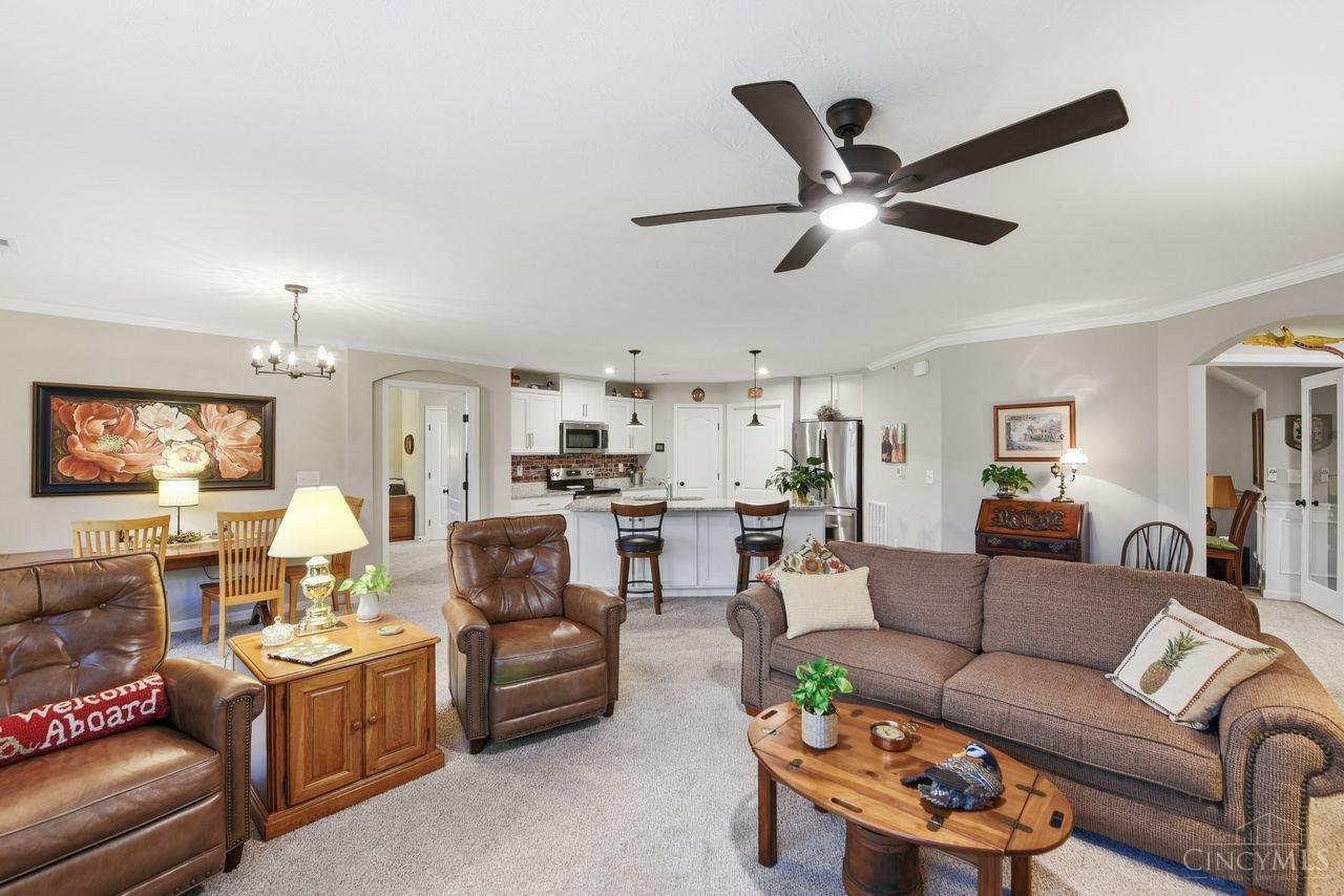 5870 Parkview Lane Unit: 201