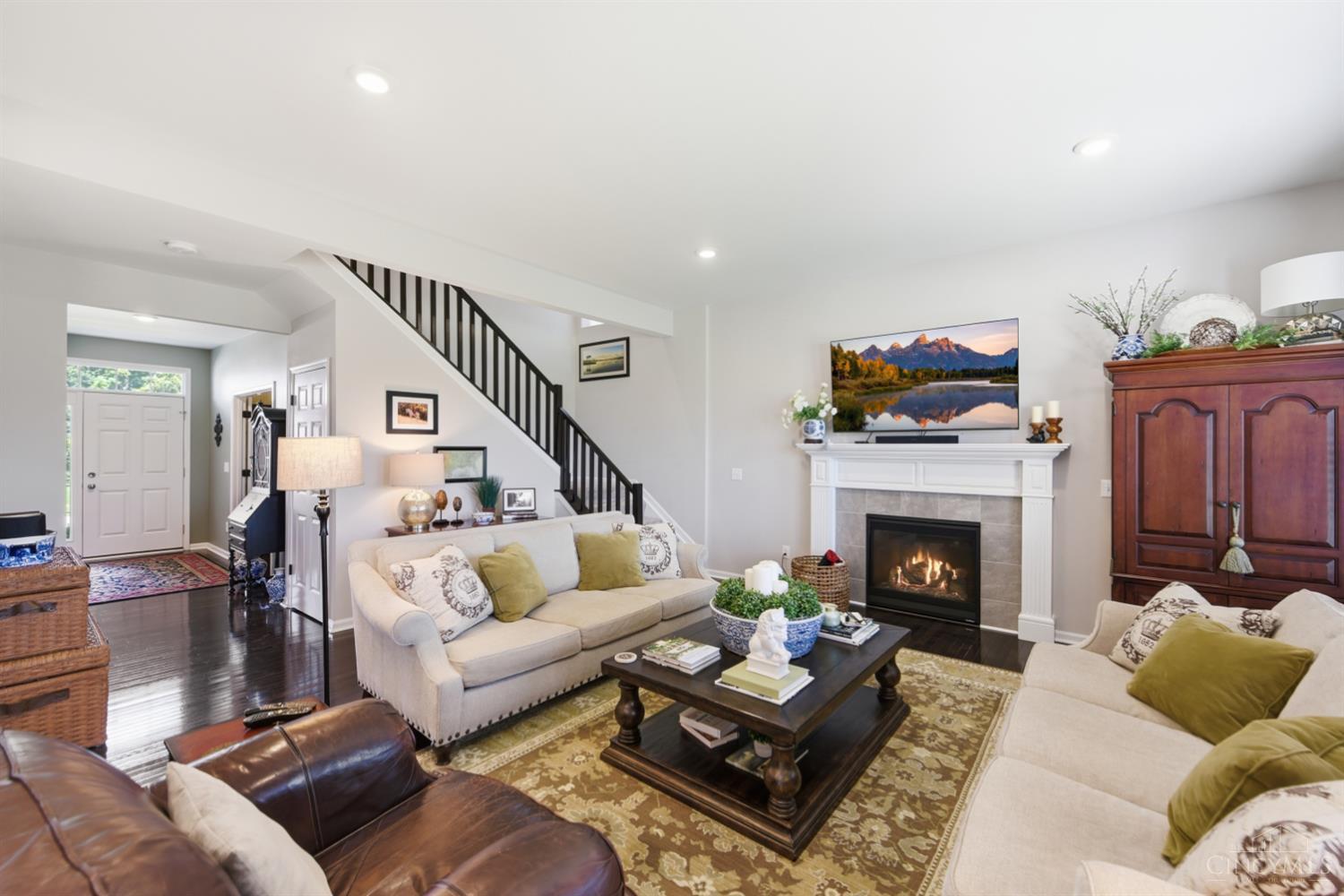 9328 Gardenside Lane