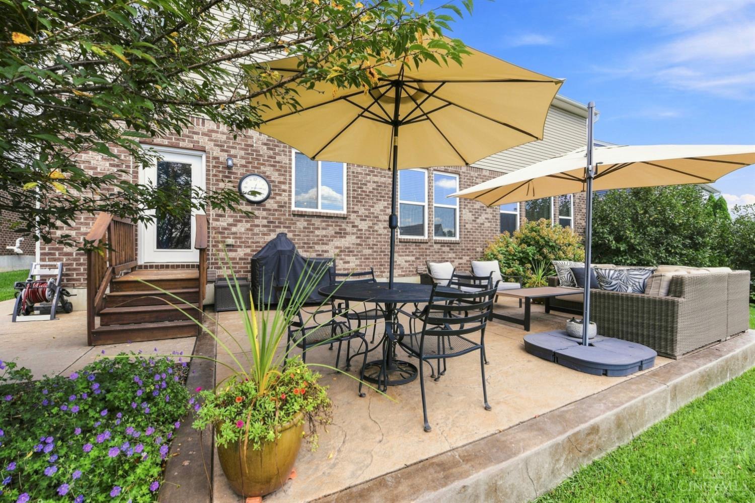 9328 Gardenside Lane