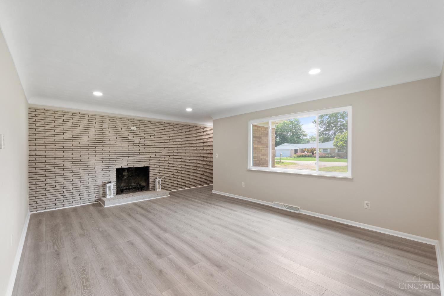 4220 Forsythia Drive