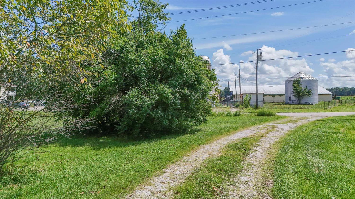 5681 Newtonsville Hutchinson Road