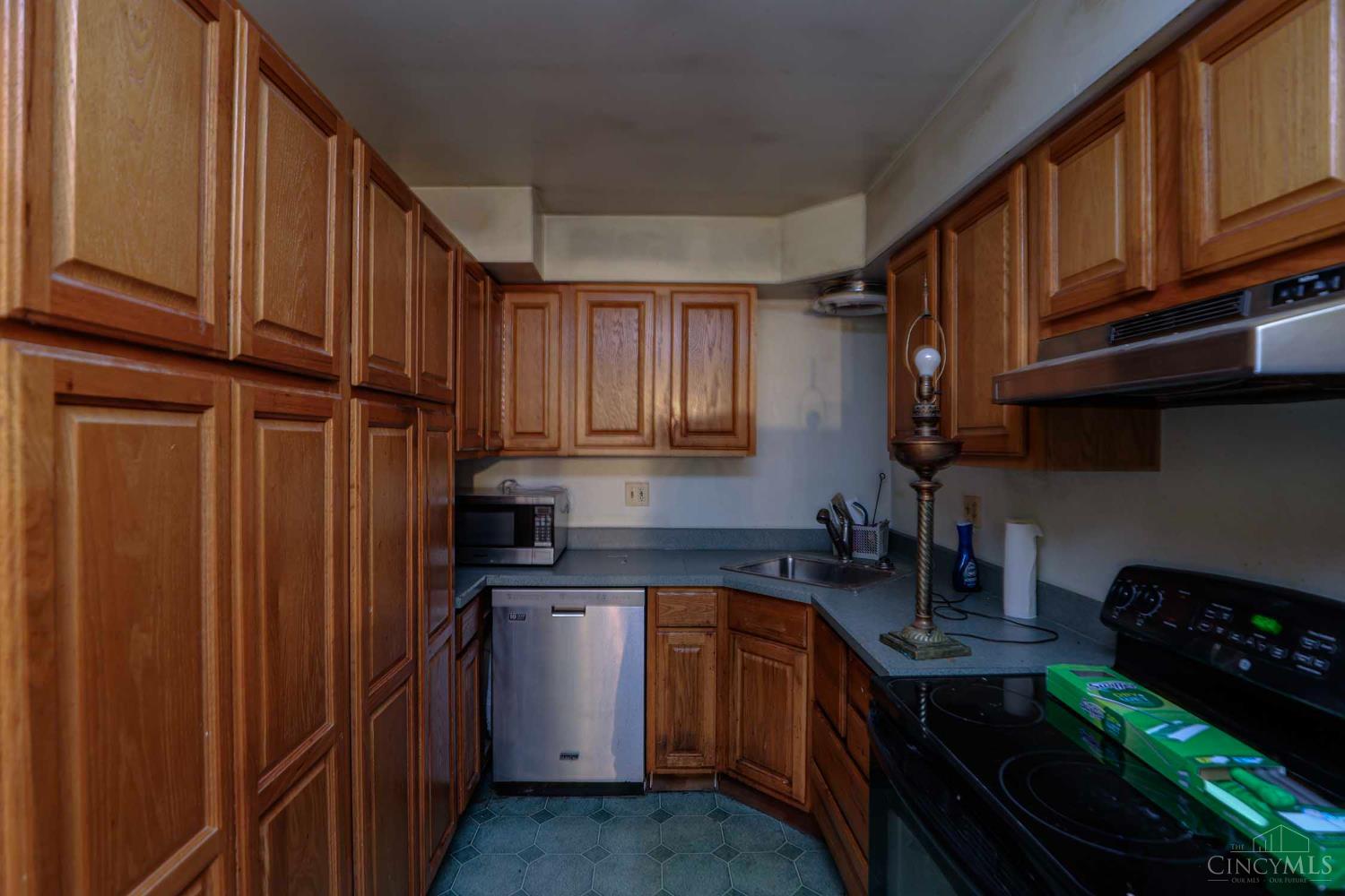 5681 Newtonsville Hutchinson Road