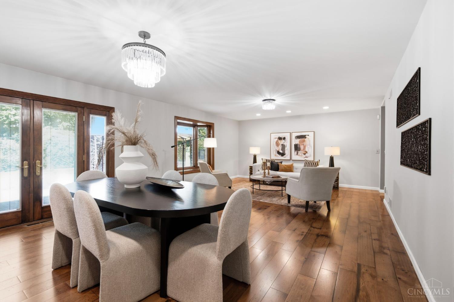 3105 N Whitetree Circle