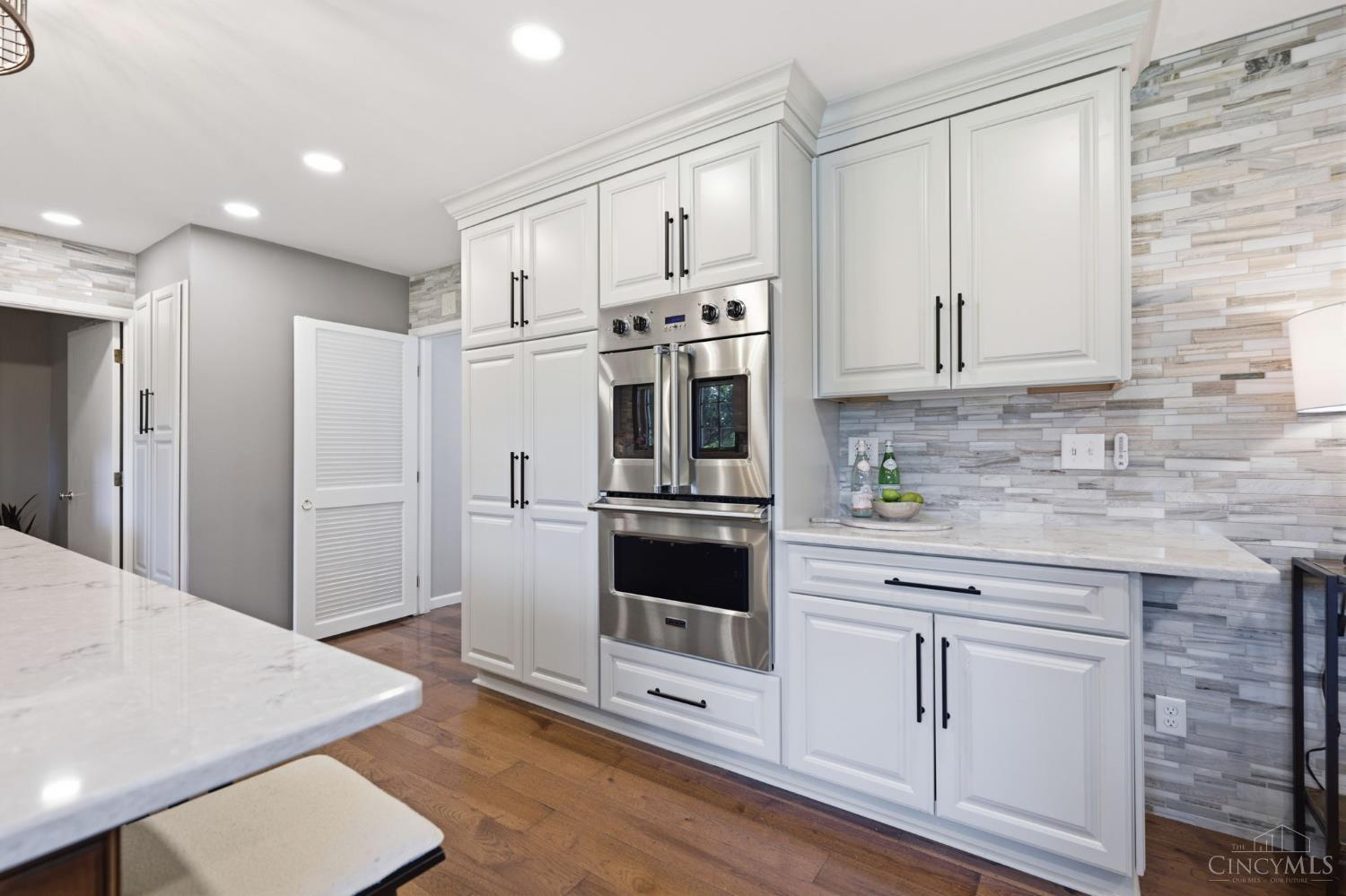 3105 N Whitetree Circle