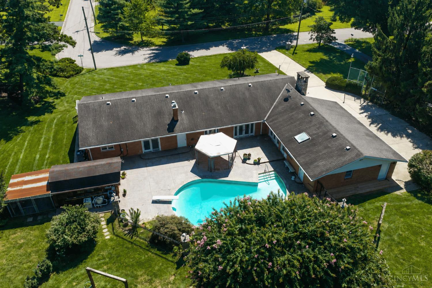 3105 N Whitetree Circle
