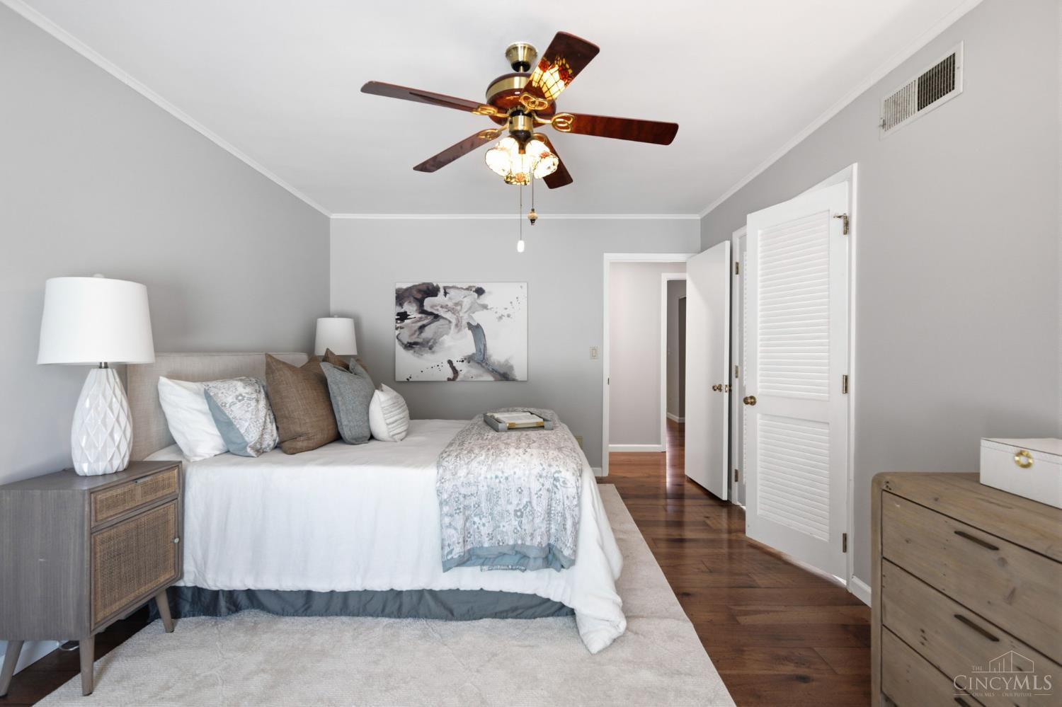 3105 N Whitetree Circle