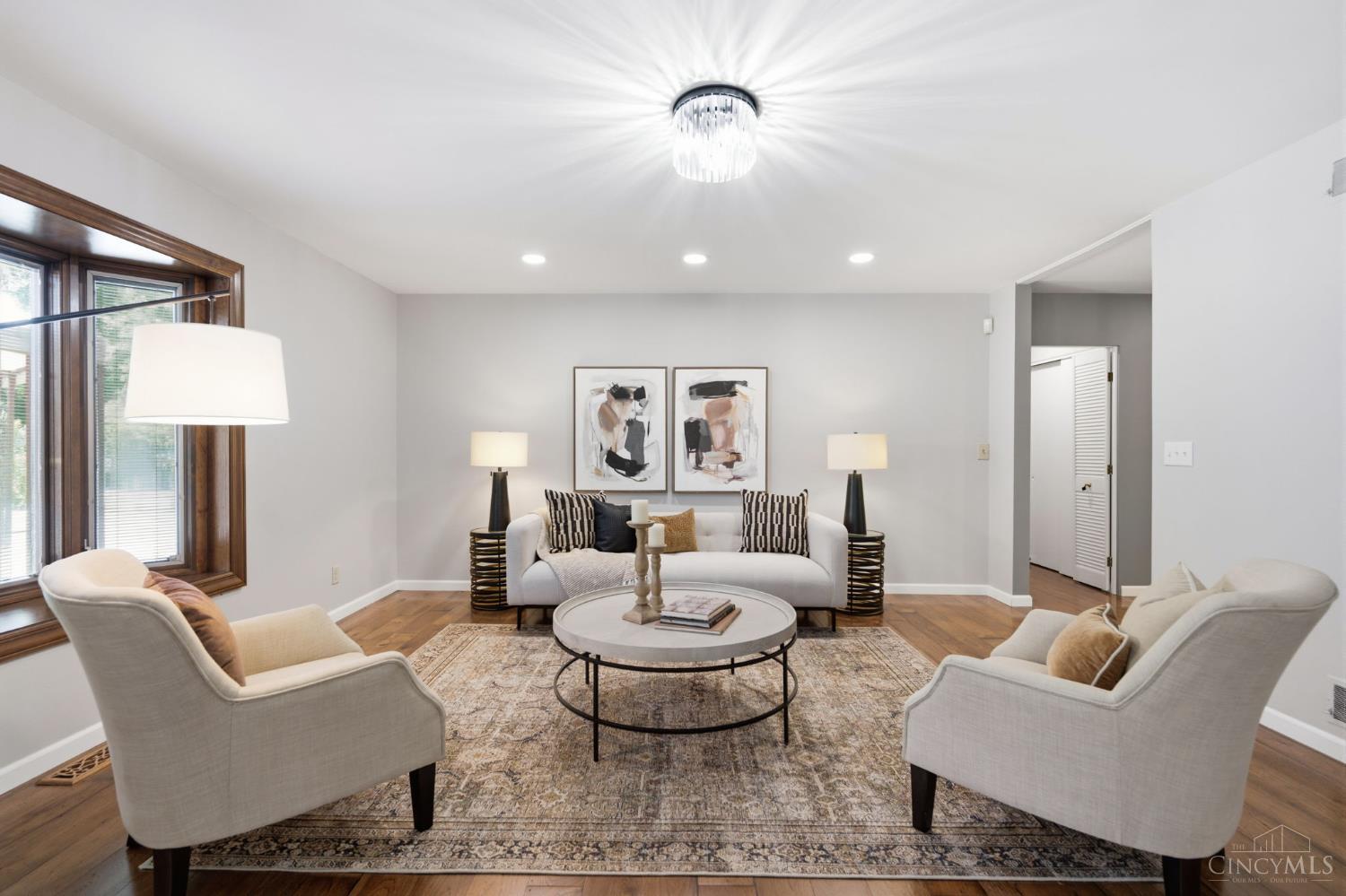 3105 N Whitetree Circle