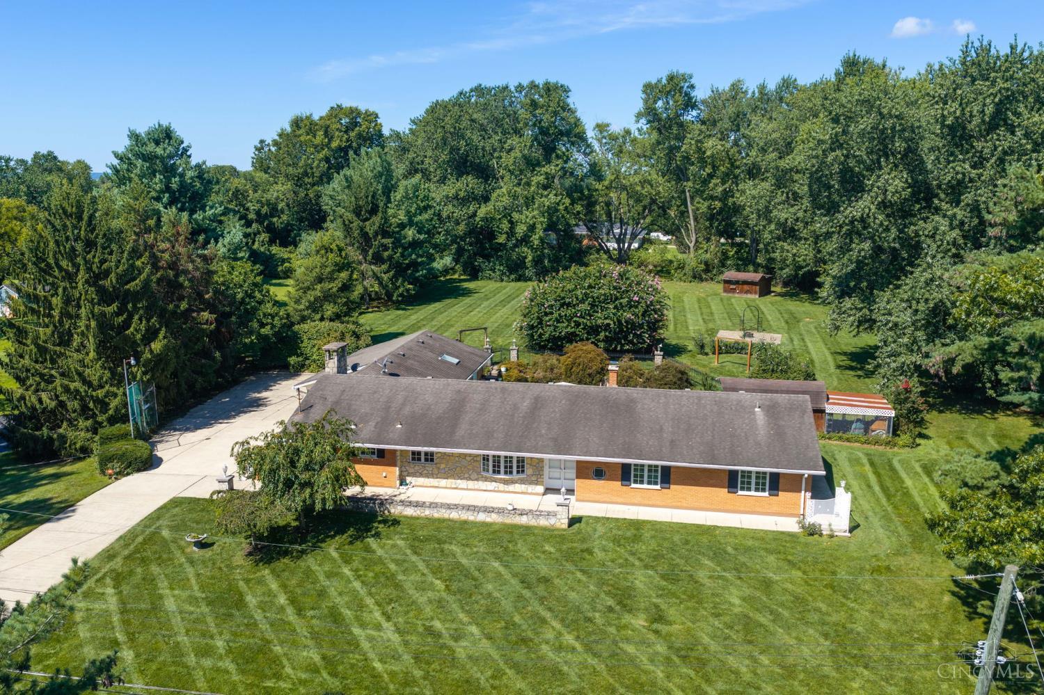 3105 N Whitetree Circle