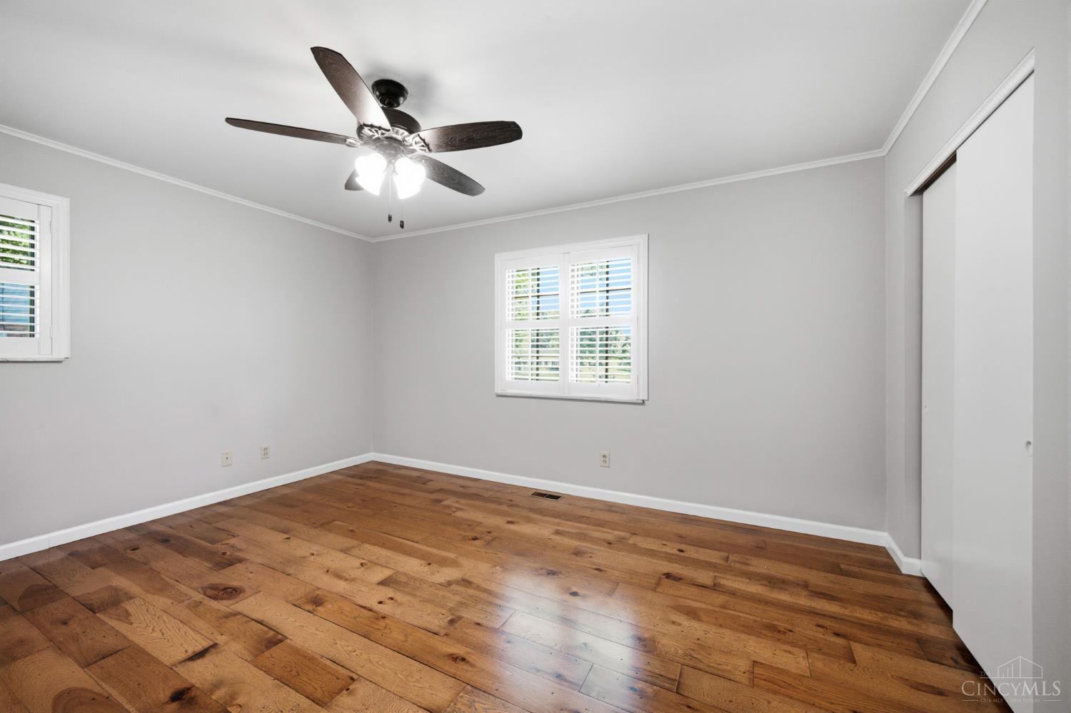 3105 N Whitetree Circle