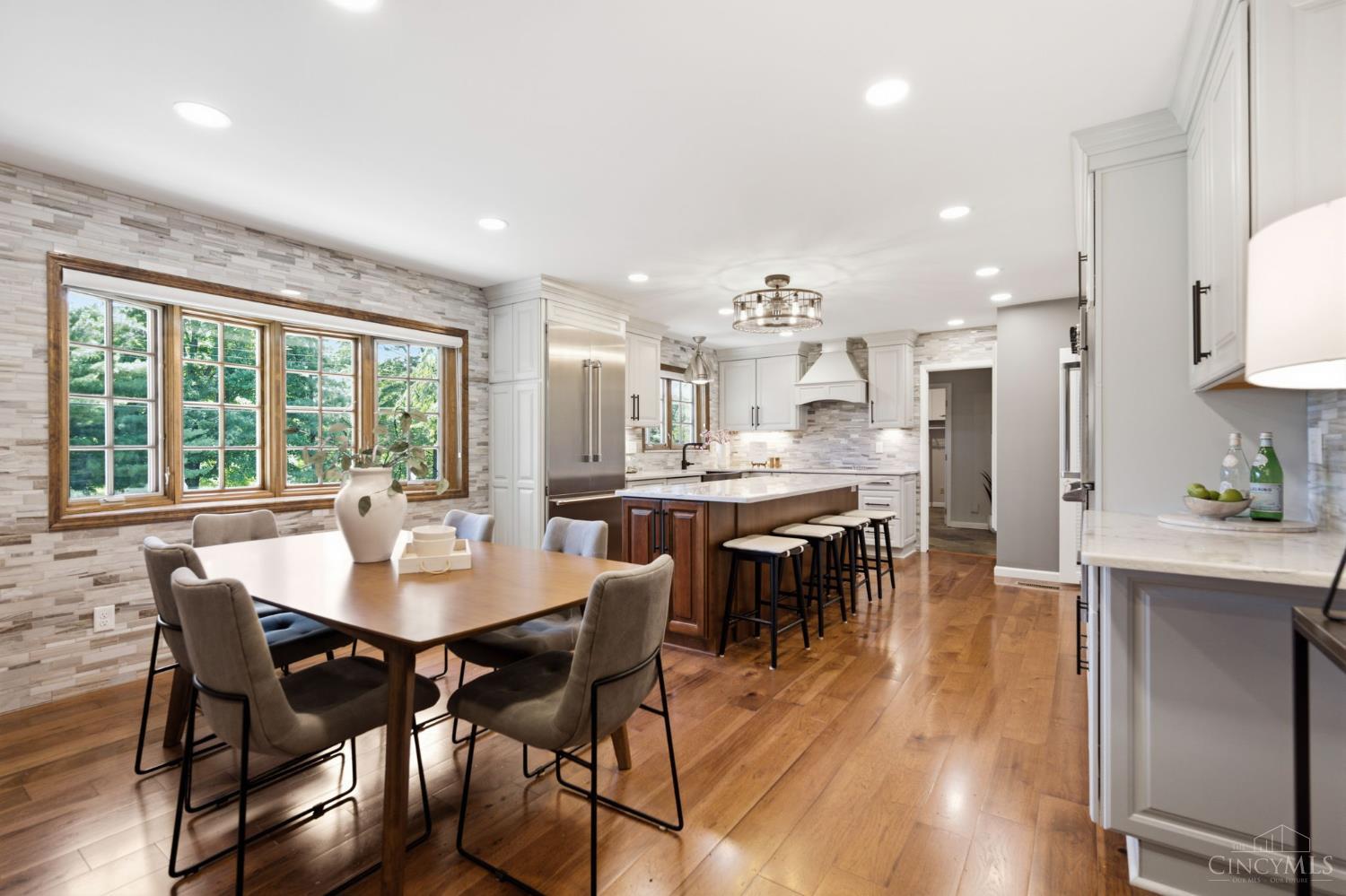 3105 N Whitetree Circle
