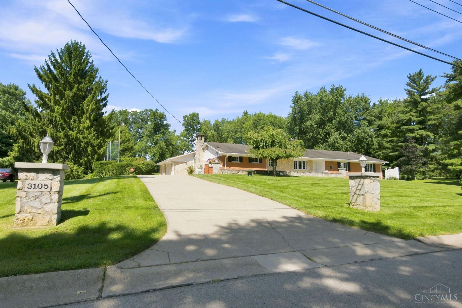 3105 N Whitetree Circle