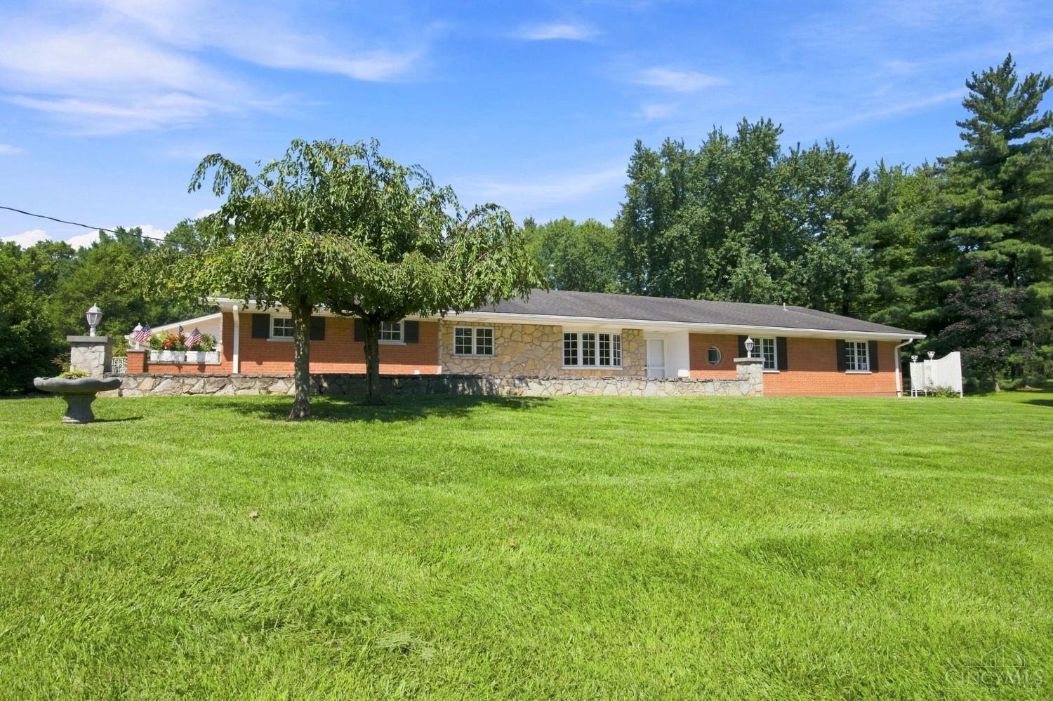 3105 N Whitetree Circle