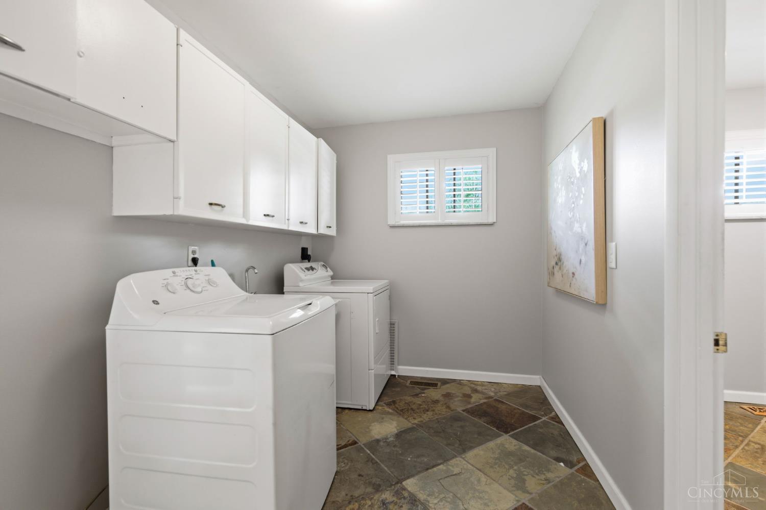 3105 N Whitetree Circle