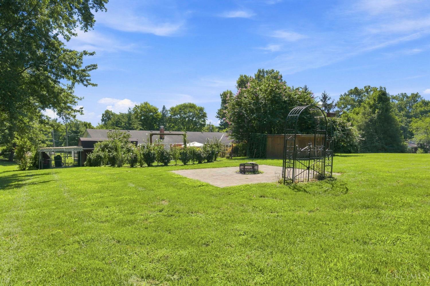 3105 N Whitetree Circle
