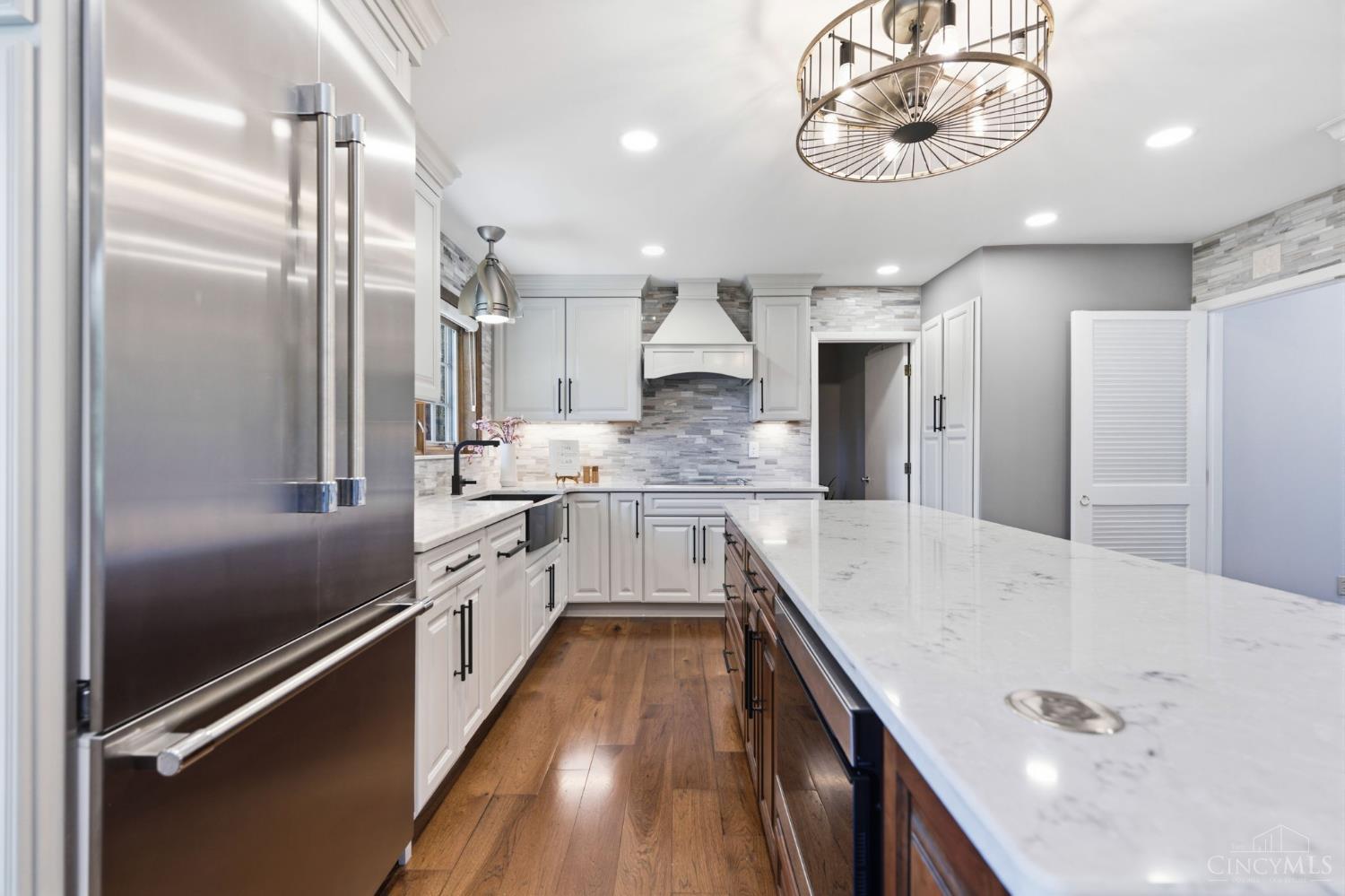 3105 N Whitetree Circle