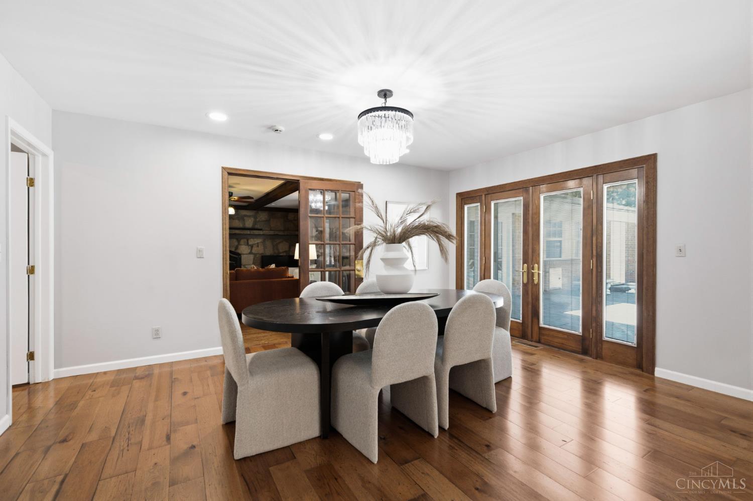 3105 N Whitetree Circle