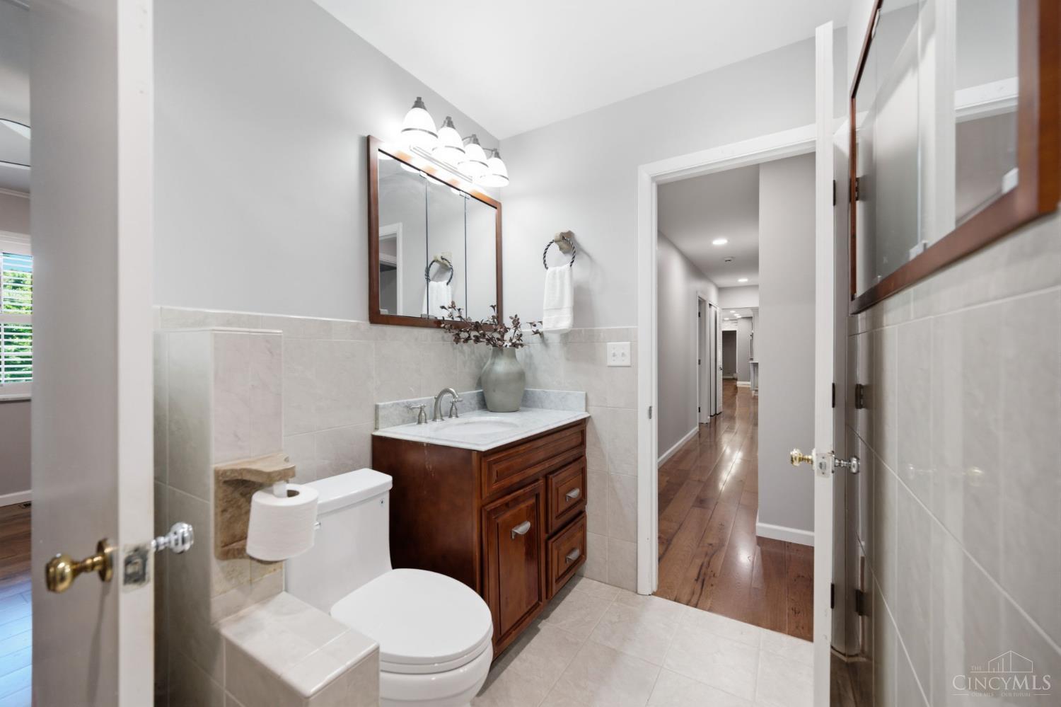 3105 N Whitetree Circle