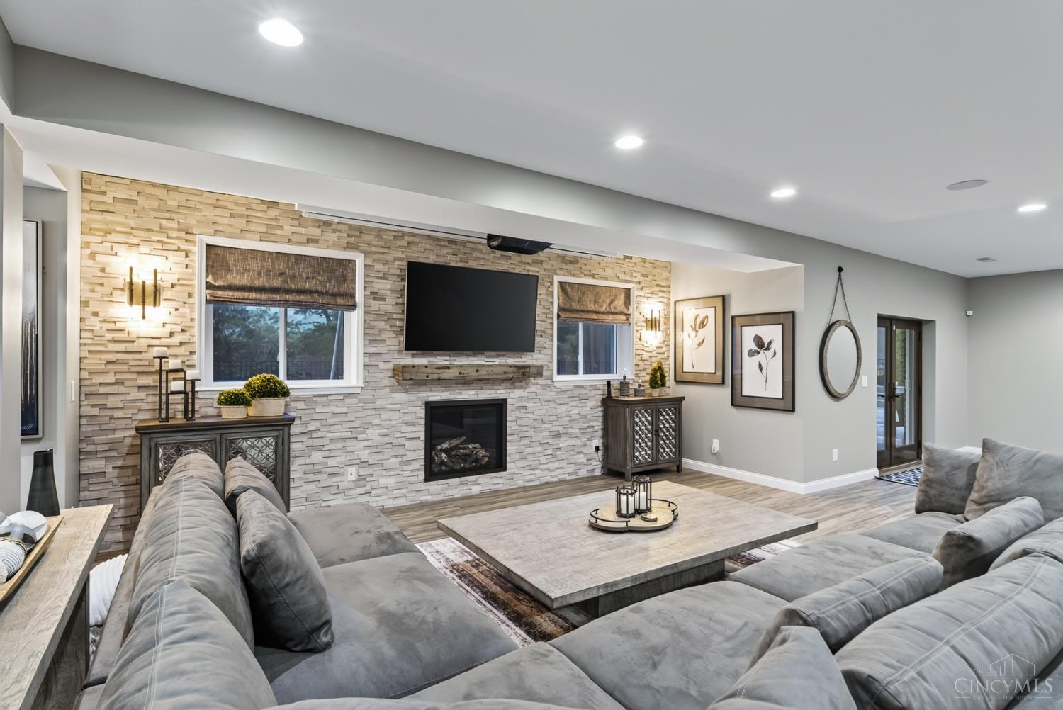 6845 Roberts Park Drive