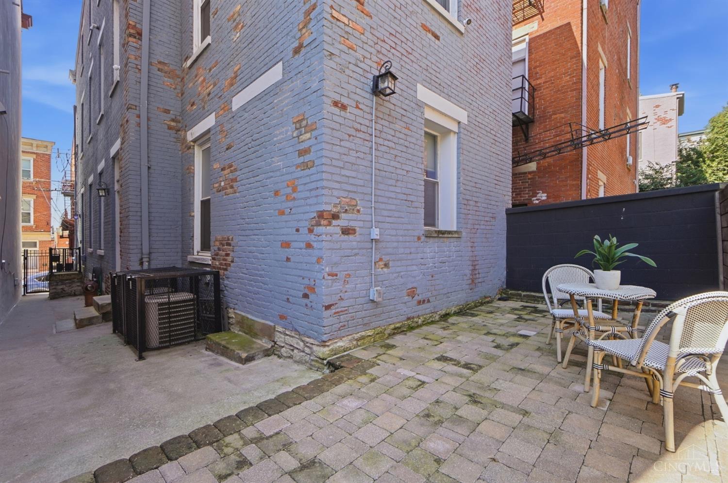 558 Milton Street